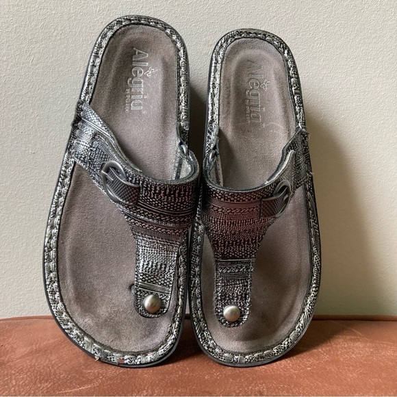 Alegria | Carina Chain Mail Metallic Leather Slip On Thong Platform Flip Flops - Picture 3 of 7